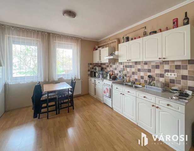 Eladó téglalakás, Békéscsabán 65 M Ft, 2 szobás