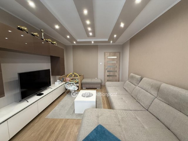 Eladó panellakás, Nyíregyházán 56 M Ft, 2+2 szobás