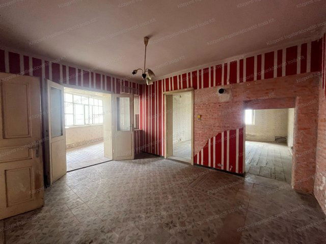 Eladó családi ház, Kecskéden 29.9 M Ft, 2 szobás