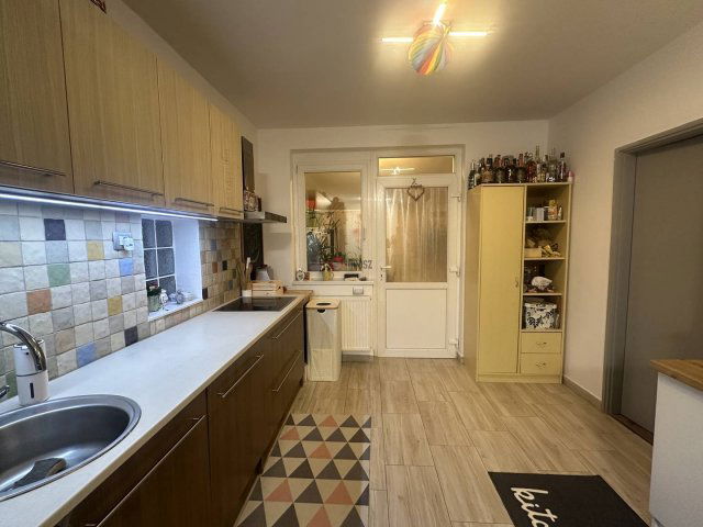 Eladó családi ház, Székesfehérvárott 88 M Ft, 3+1 szobás