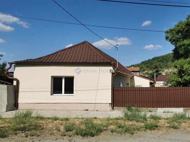 Eladó családi ház, Tatabányán, Tatai úton 38 M Ft, 3 szobás