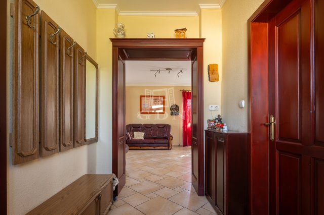 Eladó családi ház, Esztergomban 85 M Ft, 4 szobás