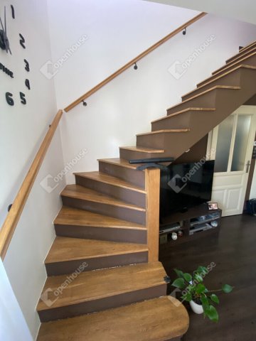 Eladó téglalakás, Mosonmagyaróváron 89.9 M Ft, 4 szobás