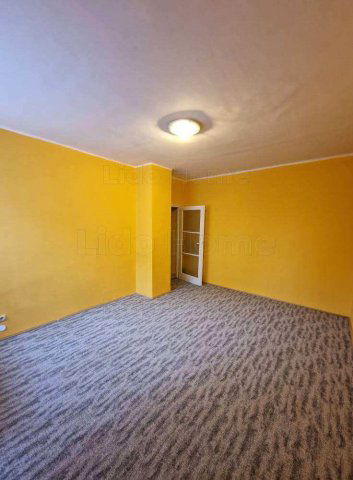 Eladó téglalakás, Székesfehérvárott 40 M Ft, 1 szobás