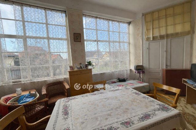 Eladó családi ház, Derecskén 60 M Ft, 6 szobás