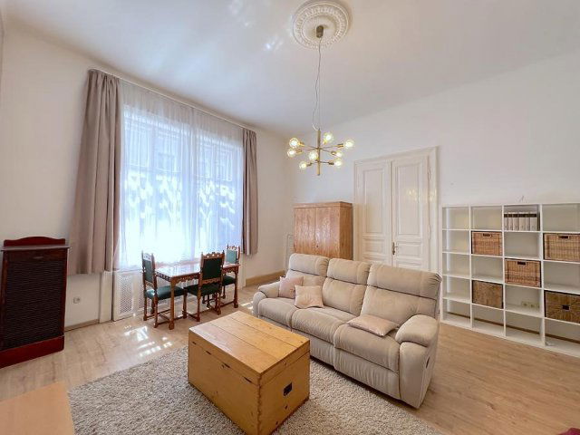 Eladó téglalakás, Budapesten, VI. kerületben 84.9 M Ft, 2 szobás