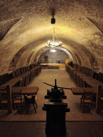 Kiadó üzlethelyiség, Cserszegtomajon 400 E Ft / hó