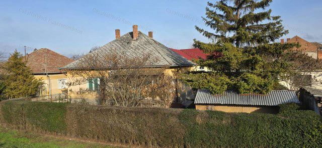 Eladó családi ház, Kunszentmártonban 19 M Ft, 3 szobás