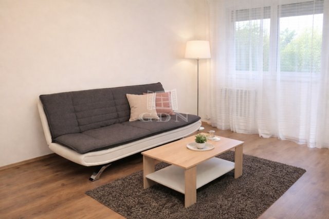 Eladó panellakás, Dunakeszin 58.5 M Ft, 1+1 szobás