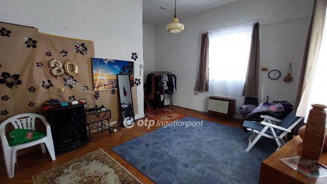 Eladó sorház, Kisújszálláson 12.5 M Ft, 1 szobás