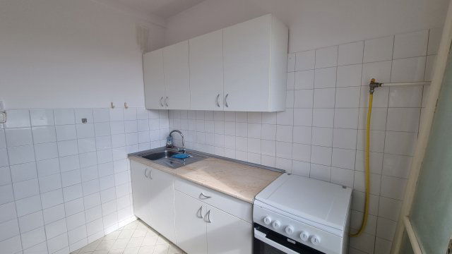 Eladó panellakás, Szegeden 64.5 M Ft, 2+1 szobás