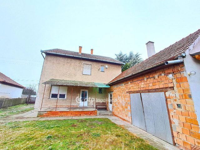 Eladó családi ház, Abonyban 42.9 M Ft, 6 szobás