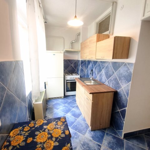 Eladó téglalakás, Makón 36.5 M Ft, 2 szobás