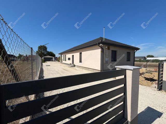 Eladó családi ház, Inárcson 135 M Ft, 5 szobás