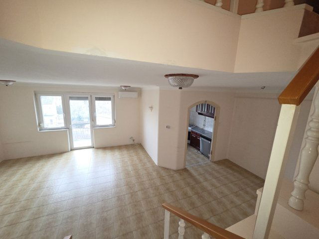 Kiadó téglalakás, albérlet, Szegeden, Béke utcában, 4 szobás