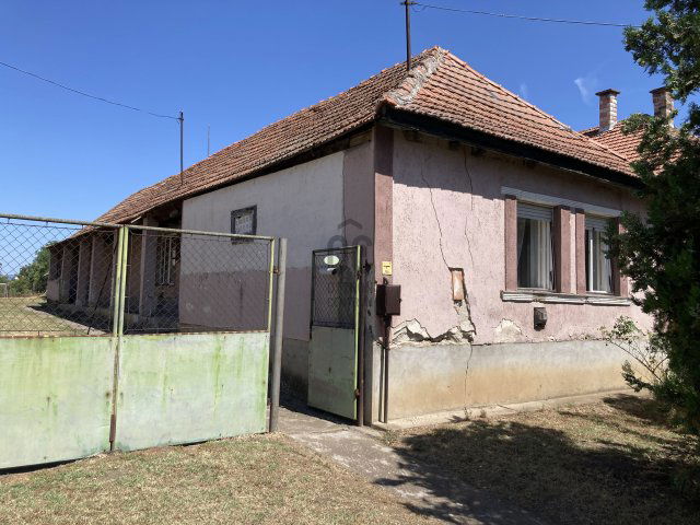 Eladó családi ház, Kálban 9.9 M Ft, 3 szobás