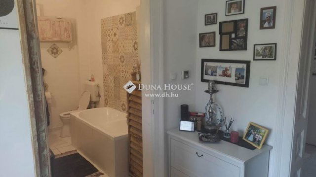 Eladó téglalakás, Szombathelyen 87.75 M Ft, 4 szobás