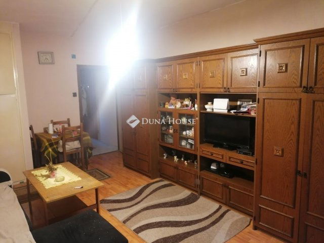 Eladó panellakás, Mohácson 22.9 M Ft, 1 szobás