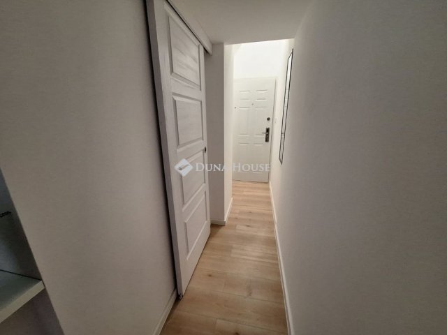 Eladó téglalakás, Budapesten, VIII. kerületben 27.9 M Ft