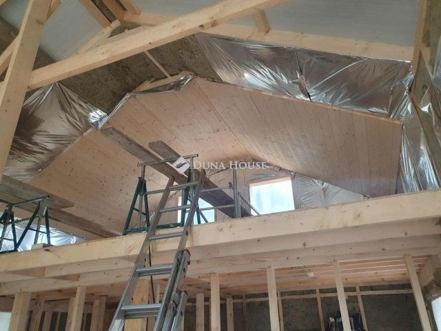 Eladó nyaraló, Esztergomban 59.9 M Ft, 2 szobás