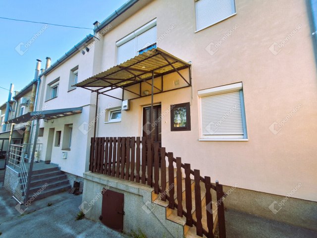 Eladó családi ház, Ajkán 50 M Ft, 5 szobás