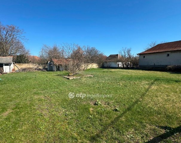 Eladó telek, Poroszlón 11.5 M Ft / költözzbe.hu