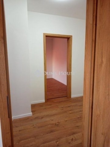 Eladó panellakás, Pécsett 44.9 M Ft, 2 szobás