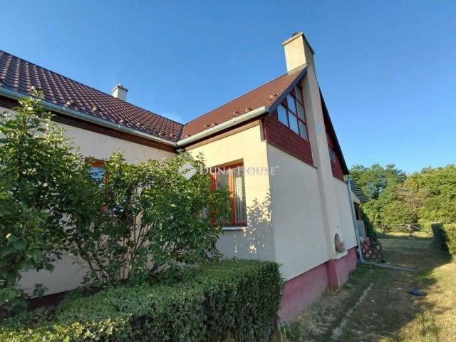 Eladó családi ház, Magyarnándoron 43.9 M Ft, 4+1 szobás