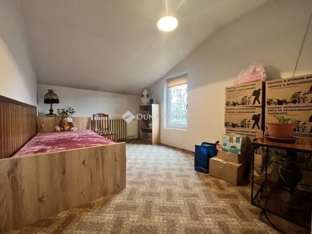 Eladó családi ház, Budapesten, IV. kerületben 143.5 M Ft