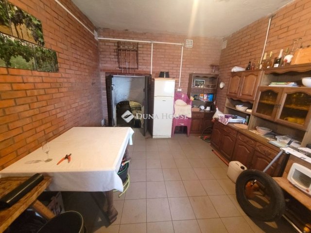 Eladó családi ház, Mohácson 13.9 M Ft, 2 szobás
