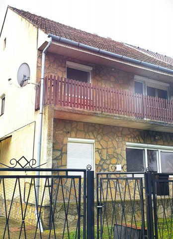 Eladó családi ház, Zalakomáron 27.4 M Ft, 4+1 szobás