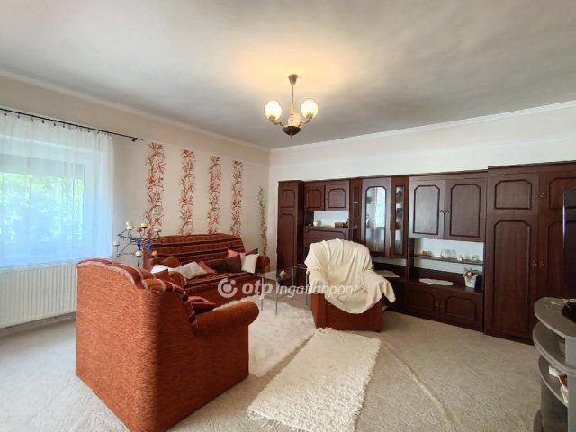 Eladó családi ház, Szentesen 36 M Ft, 3 szobás