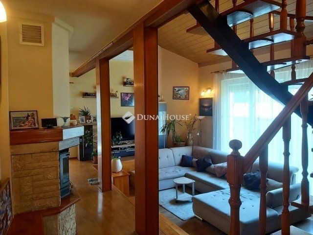 Eladó családi ház, Kecskeméten 130 M Ft, 4+1 szobás