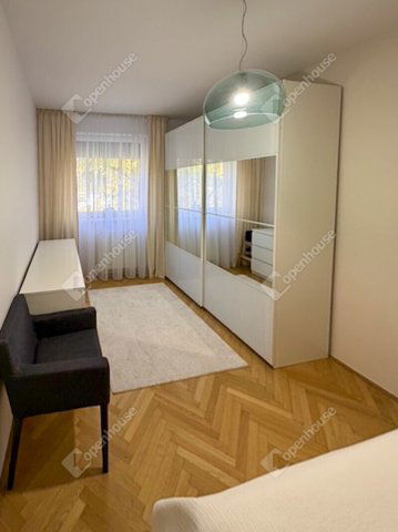 Eladó téglalakás, Szegeden 93.999 M Ft, 3 szobás