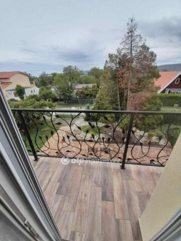 Eladó családi ház, Balatonfűzfőn 149.9 M Ft, 2+5 szobás