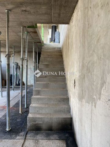 Eladó családi ház, Budaörsön 346 M Ft, 4 szobás