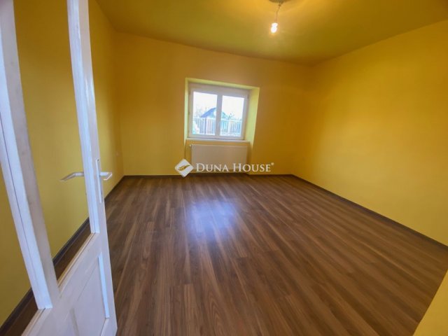 Eladó családi ház, Jászkarajenőn 28.9 M Ft, 3 szobás