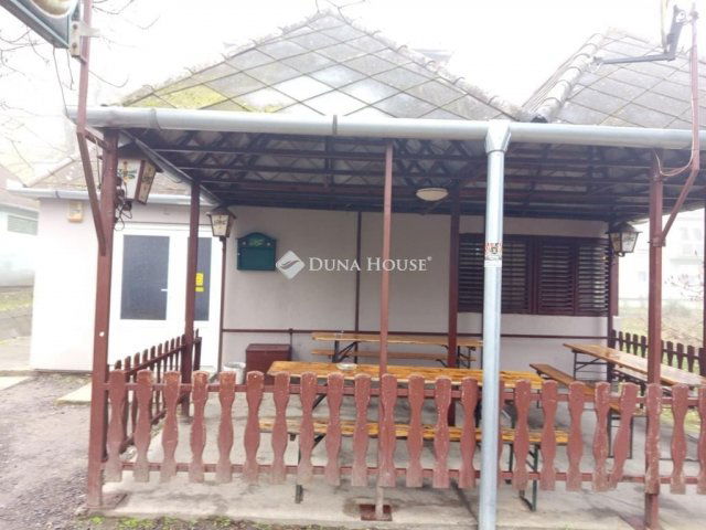 Eladó üzlethelyiség, Komlón 54.9 M Ft / költözzbe.hu