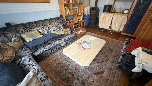 Eladó téglalakás, Oszkón 25 M Ft, 2 szobás