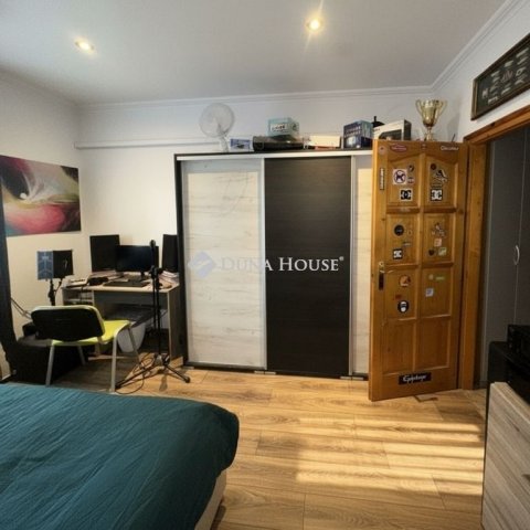 Eladó családi ház, Sárszentmihályon 155 M Ft, 6 szobás