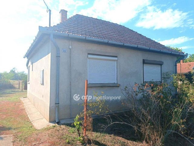 Eladó családi ház, Tiszajenőn 16.5 M Ft, 2+1 szobás