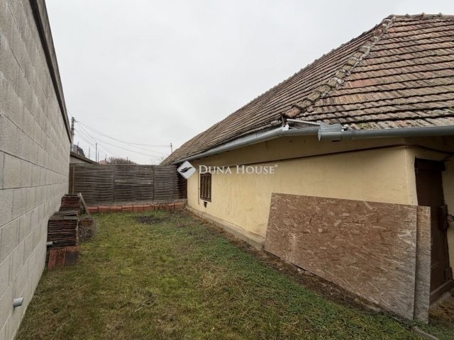 Eladó családi ház, Sülysápon 38.5 M Ft, 2 szobás