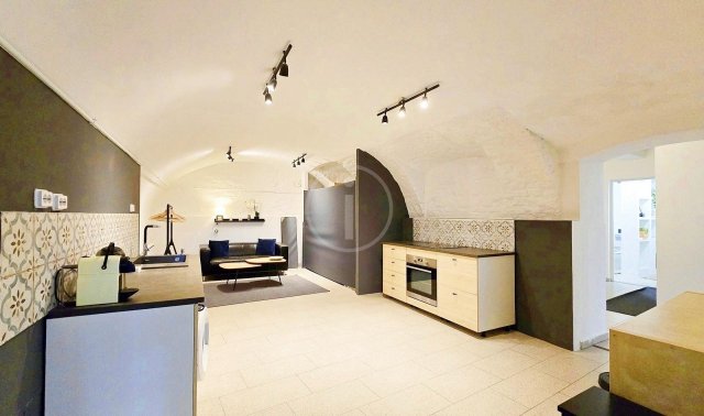 Eladó üzlethelyiség, Budapesten, VI. kerületben 69.9 M Ft