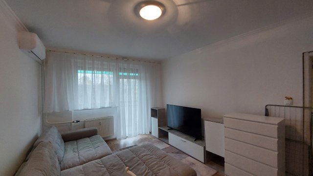 Kiadó panellakás, albérlet, XIX. kerületben, Csokonai utcában