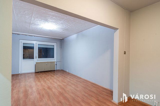 Eladó panellakás, Szegeden 54.9 M Ft, 2 szobás