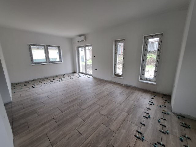Eladó téglalakás, Mendén, Rét utcában 84.8 M Ft, 3 szobás
