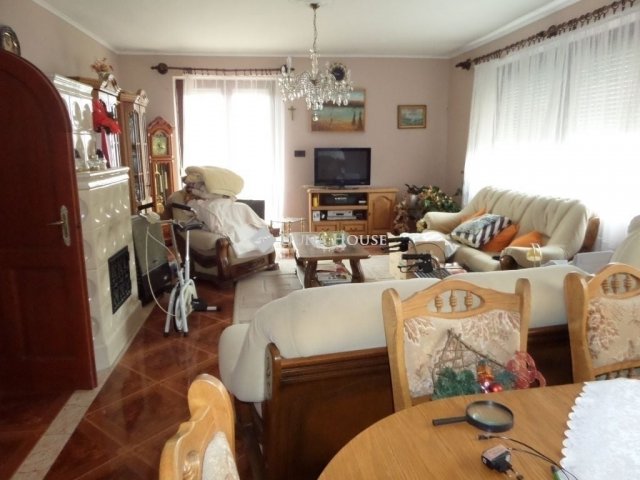 Eladó családi ház, Komlón 80 M Ft, 6 szobás