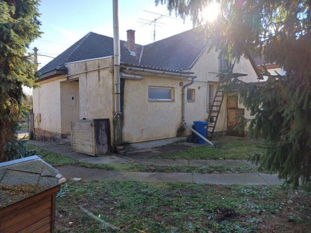 Eladó családi ház, Pilisvörösváron 69.5 M Ft, 2 szobás