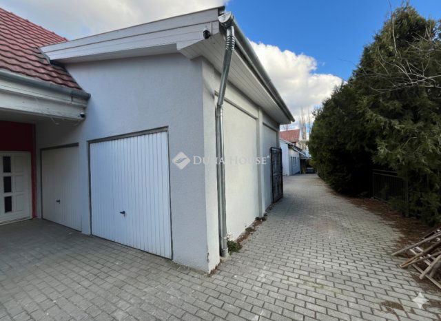 Eladó családi ház, Sóskúton 169.9 M Ft, 4 szobás