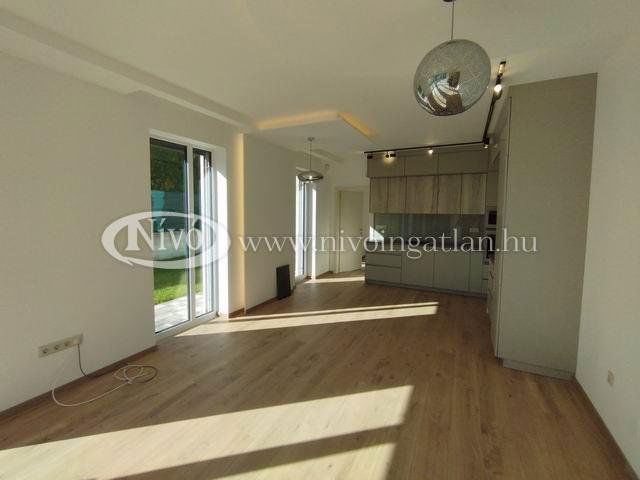 Eladó ikerház, Veszprémben 189.9 M Ft, 4+1 szobás